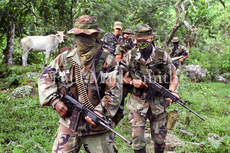 Paramilitaries of the Bloque Metro patrol countryside